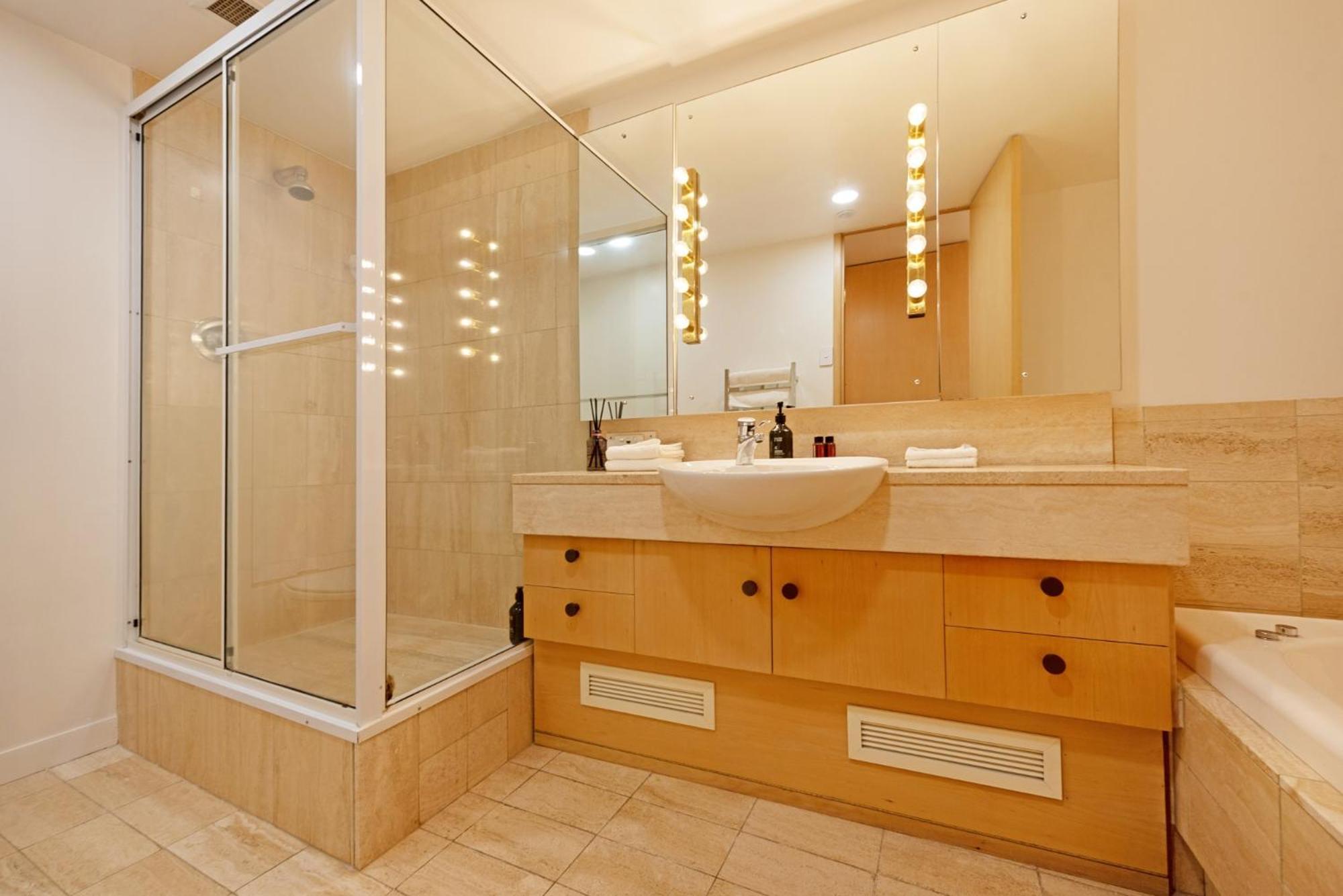 Bay Suites - 328 Oriental Parade Wellington Ngoại thất bức ảnh
